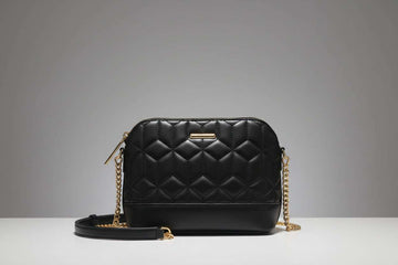 Black Quilting Crossbody Bag Nawao.com