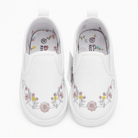 White Floral Slip On Pump Nawao.com