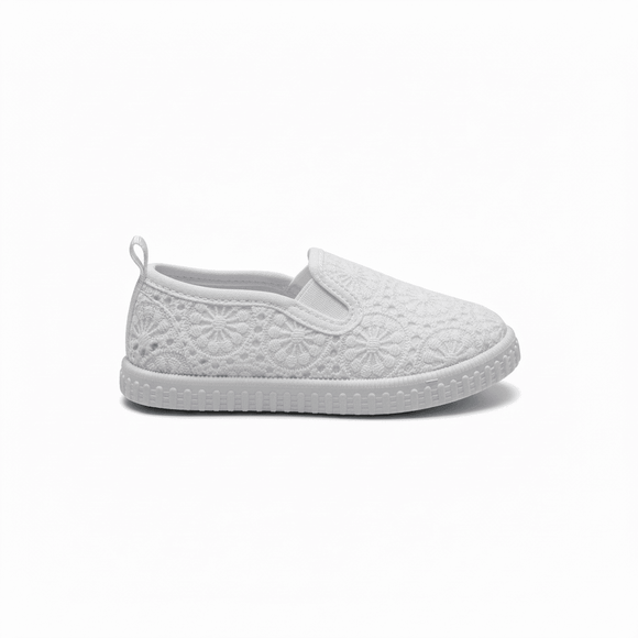 White Slip On White Nawao.com
