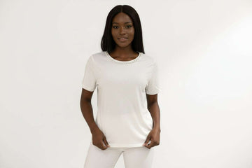 White Top Whit Neck Pearl Detalis Nawao.com